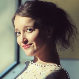Анна Стуканова