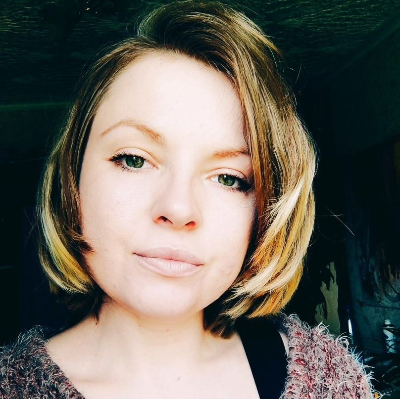Яна Апон